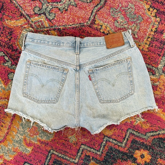 Levi's | Women’s Light Blue Denim Premium 501 Raw Hem Buttonfly Jean Shorts, 31 - Picture 7 of 16